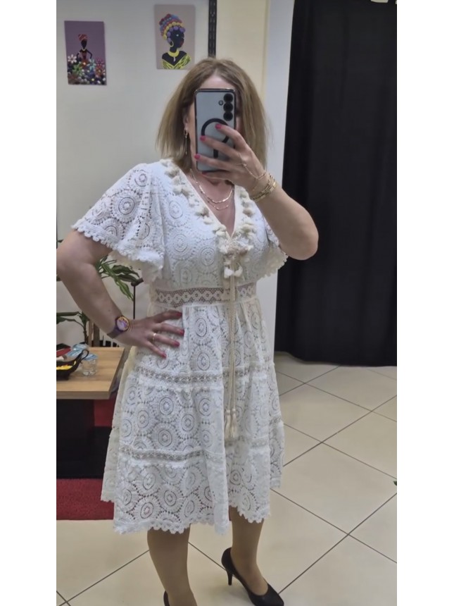 İTHAL FİSTO DETAYLI BEYAZ ELBİSE